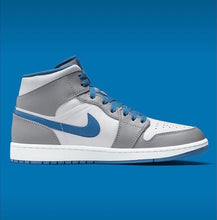 Charger l&#39;image dans la galerie, Air Jordan 1 Mid True Blue
